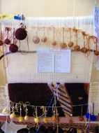 تابلو فرش دستباف مرد کراوات دار، در فرش نریمانی تبریز